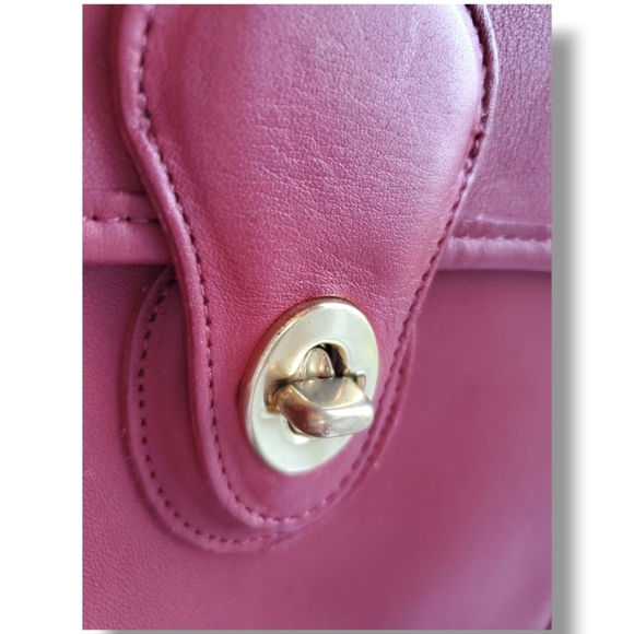 Vintage USA COACH Murphy 9930 Station Classic Leather Crossbody Shoulder Handbag - Picture 13 of 17